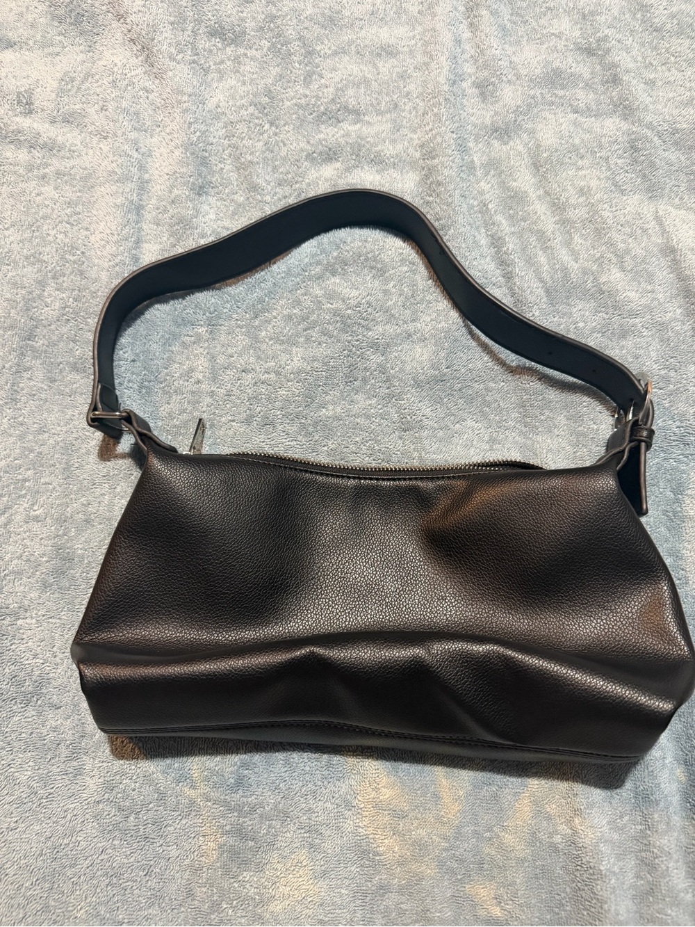 Classic Black Leather Shoulder Bag - Timeless Everyday Style